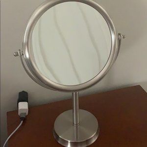 Makeup mirror